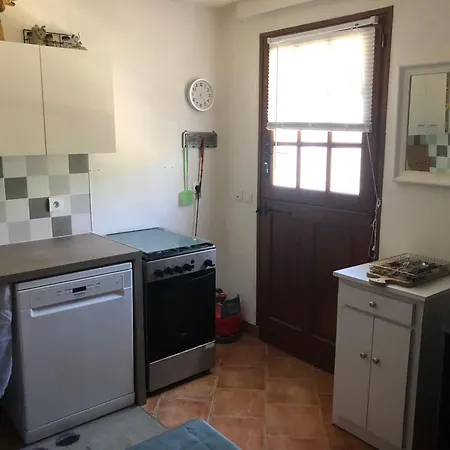 House 2 People アパート